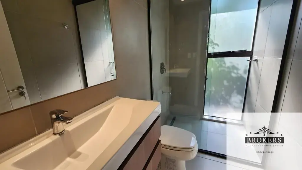 3-Bedroom House for Sale in Primer Barrio, Luque - Image 13