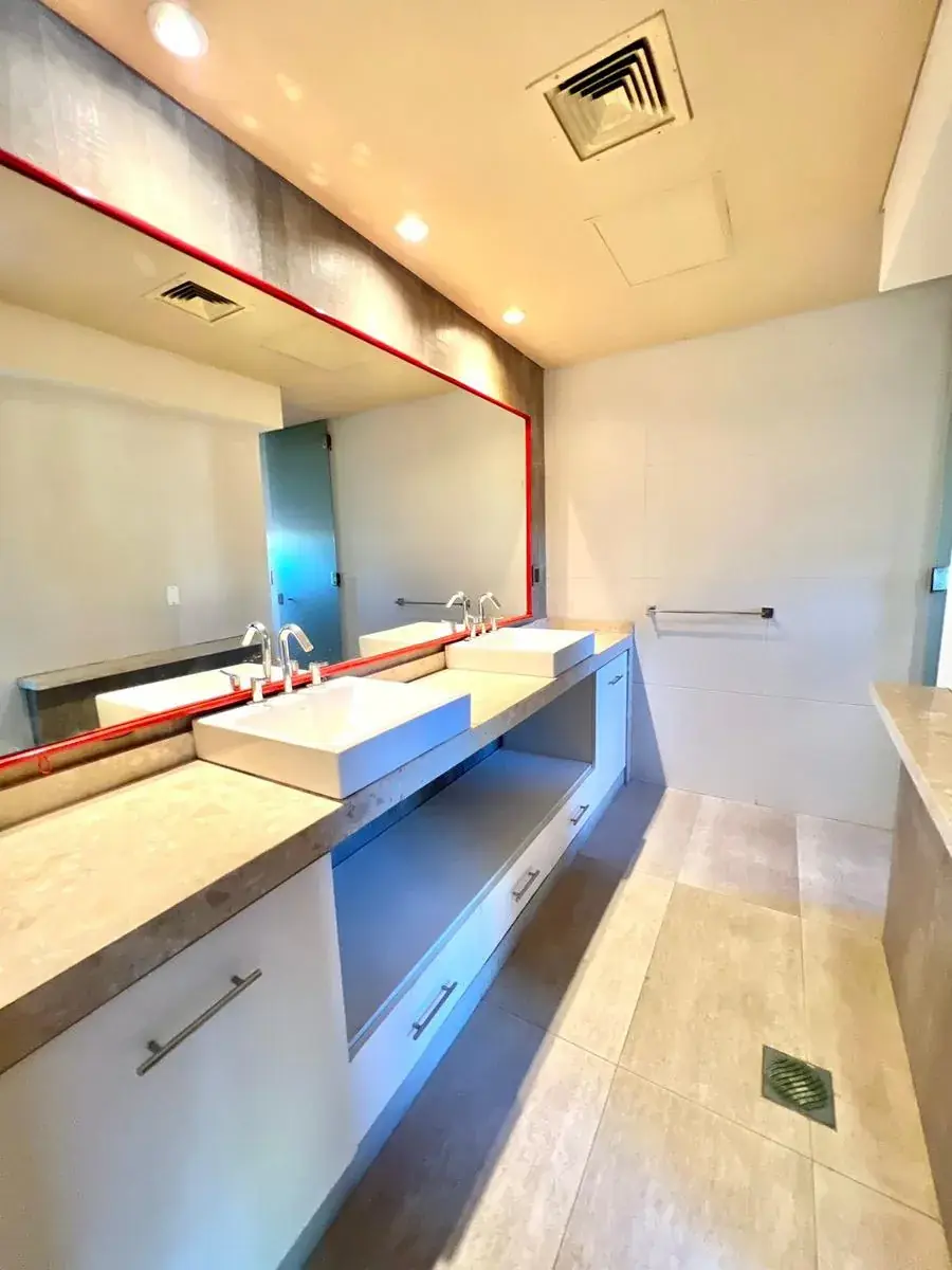 Casa de 5 dormitorios en Venta en Mburicaó, Asunción - Image 16