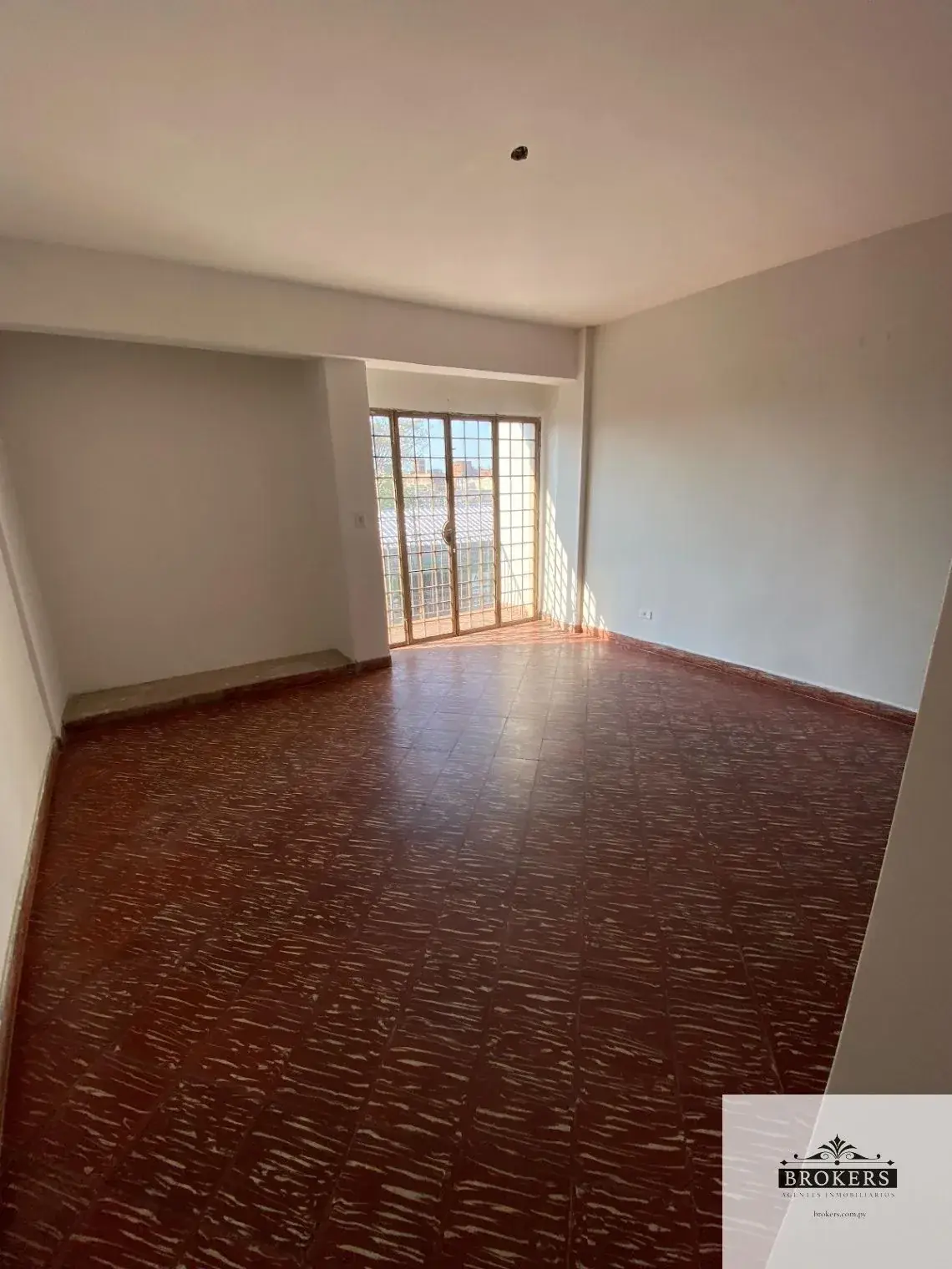 Departamento de 2 dormitorios en Alquiler en Casco Histórico San Lorenzo, San Lorenzo - Image 3