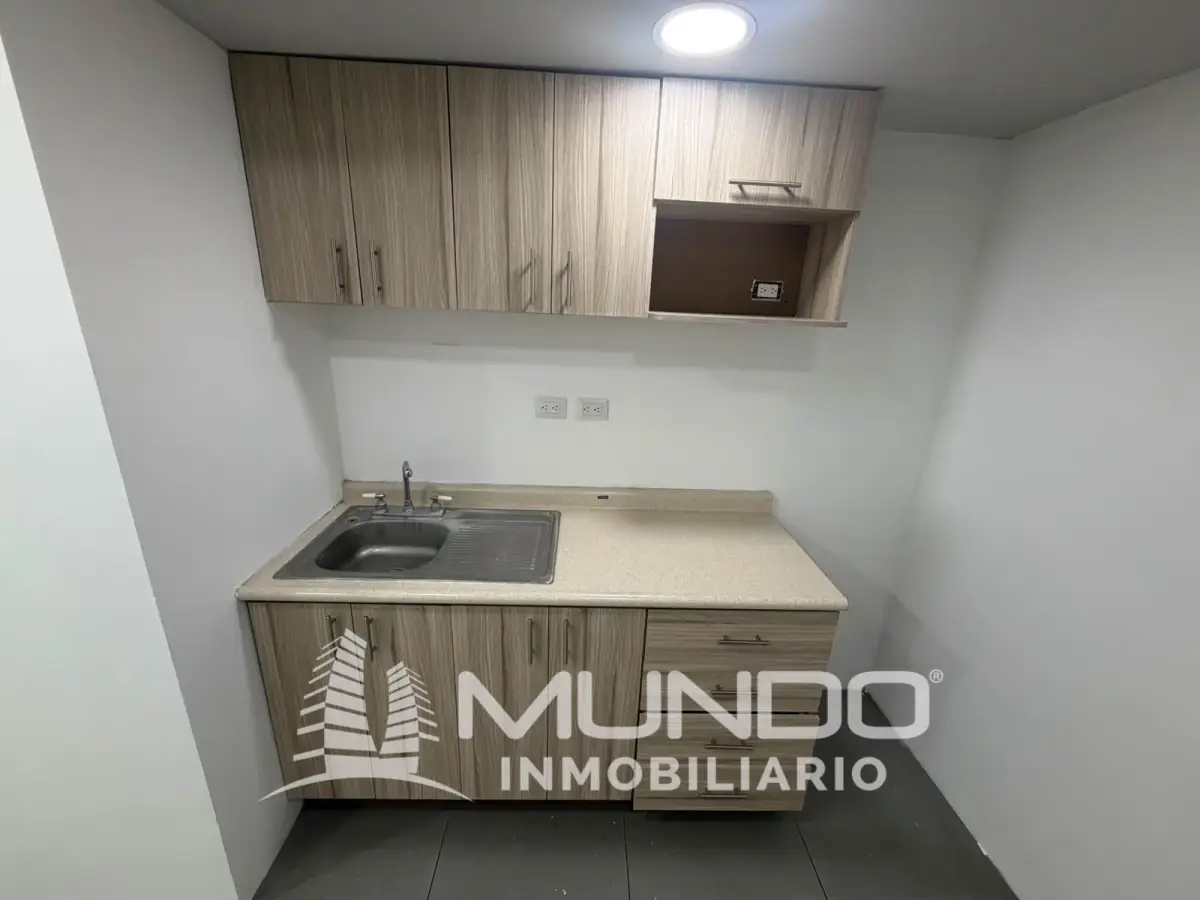 Local Comercial de 166,24m² en Alquiler en Zona 10, Ciudad de Guatemala - Image 10
