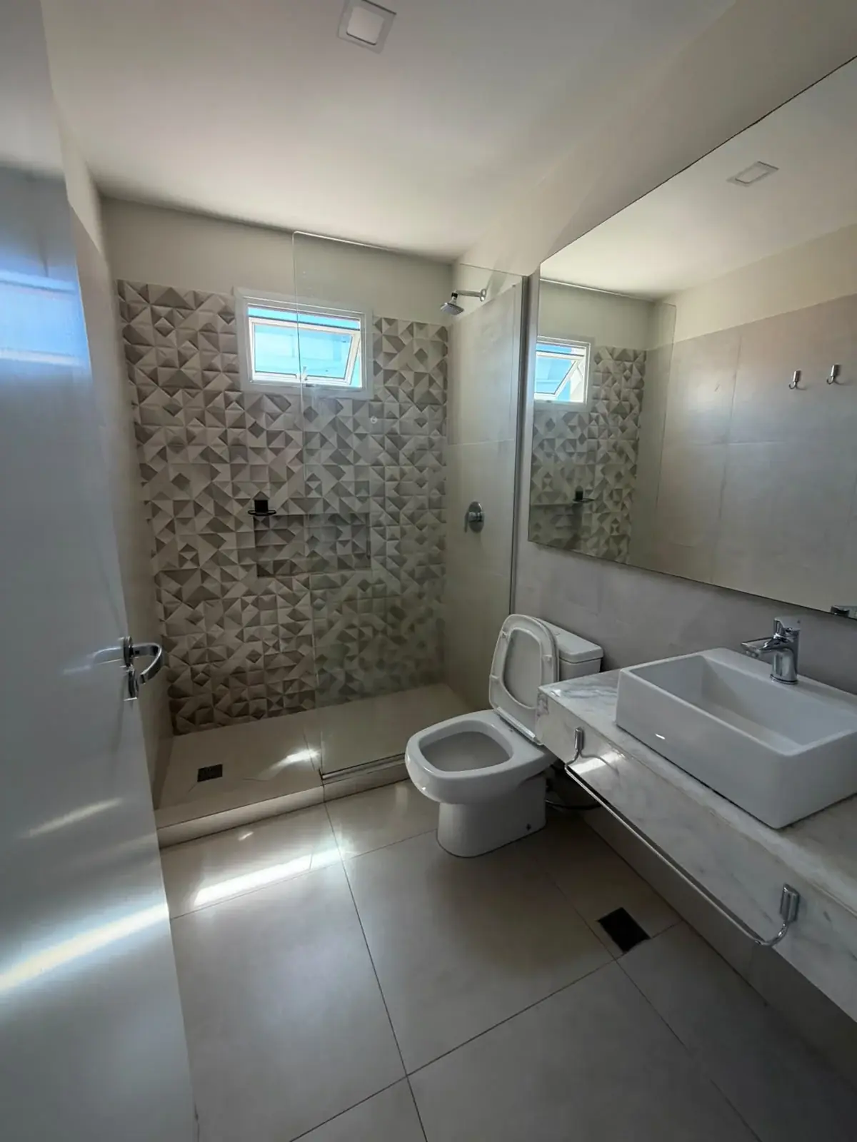 Departamento de 2 dormitorios en edificio Marlin, 74m², en Venta en Cuarto Barrio, Luque - Image 4