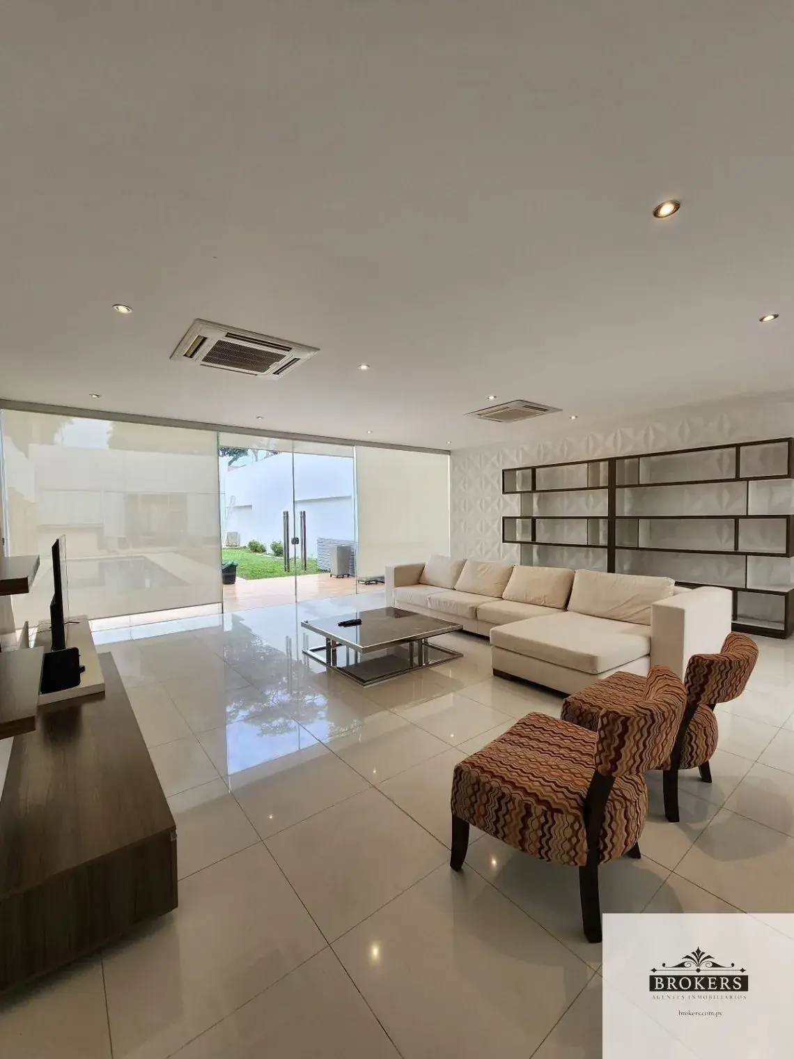 Casa de 3 dormitorios en Venta en Ycuá Satí, Asunción - Image 19
