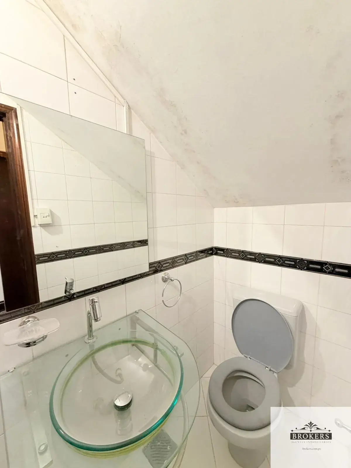 Casa de 4 dormitorios en Venta en Laguna Grande, Fernando de la Mora - Image 7