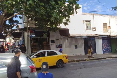 Terreno de 1,450m² en Venta en Pettirossi, Asunción