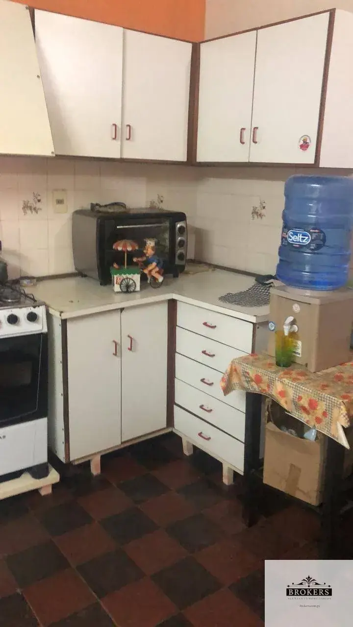 Casa de 2 dormitorios en Venta en Obrero, Lambaré - Image 4