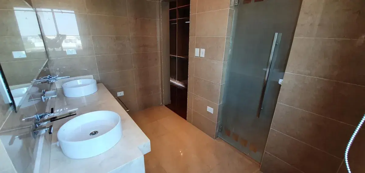 Departamento de 3 dormitorios en Venta en Ycuá Satí, Asunción - Image 16