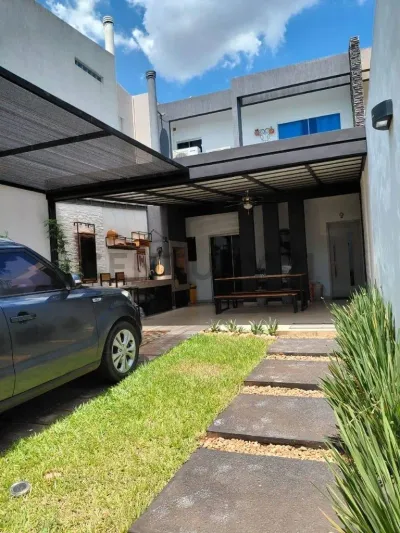 Casa de 3 dormitorios en Alquiler en Cuarto Barrio, Luque