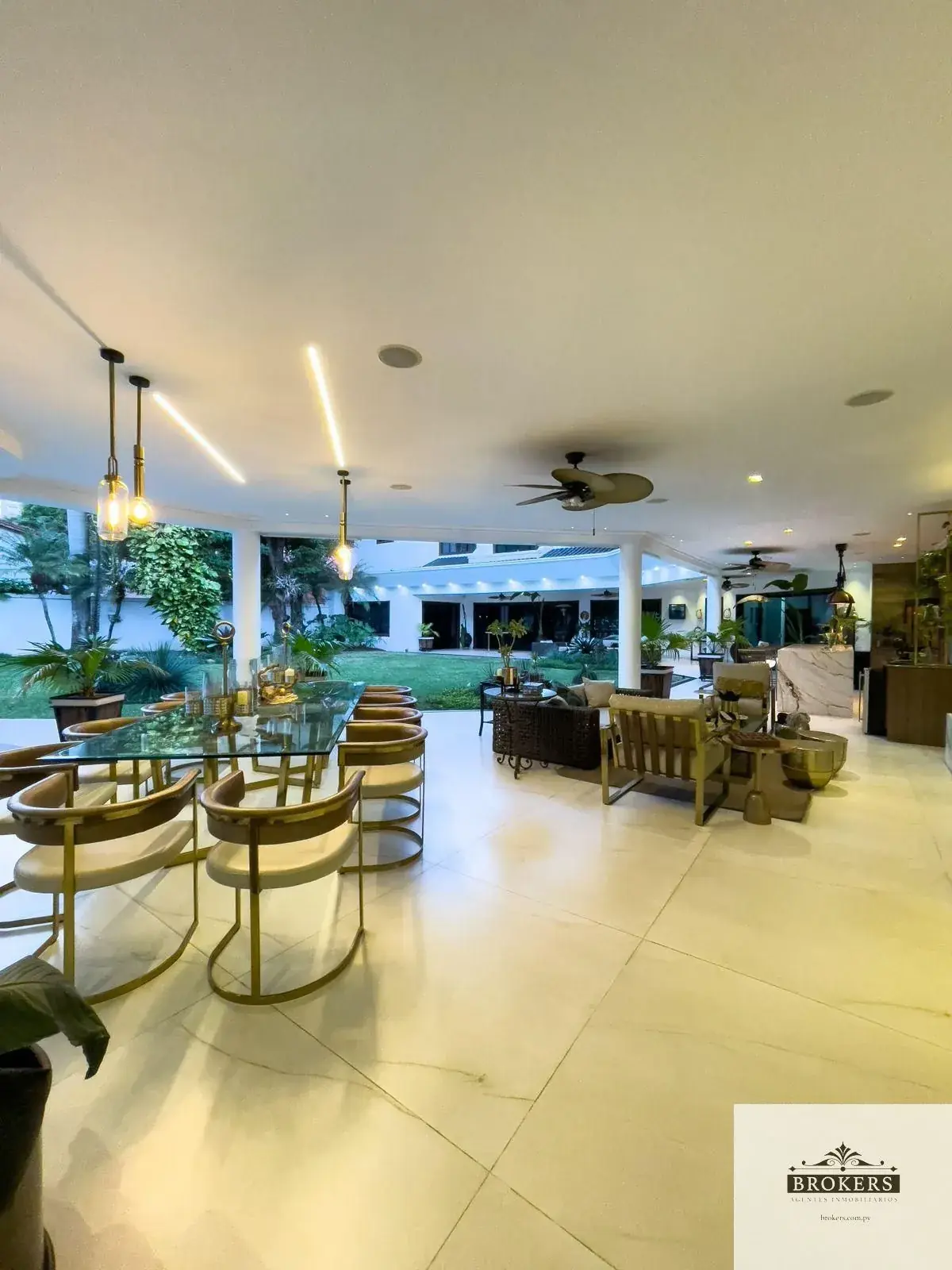 Casa de 4 dormitorios en Venta en Ycuá Satí, Asunción - Image 13