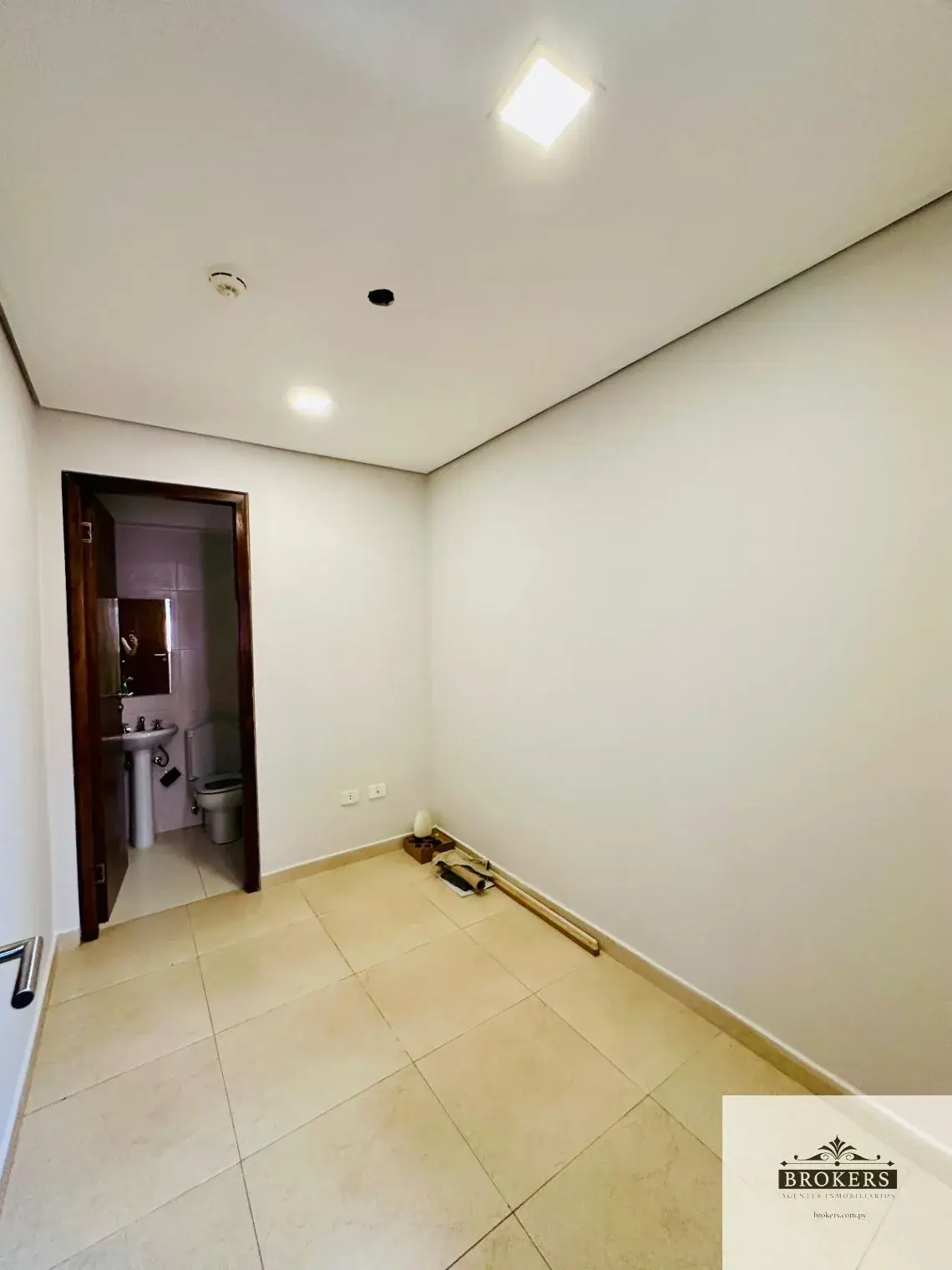 Departamento de 3 dormitorios en Venta en Mburucuyá, Asunción - Image 10