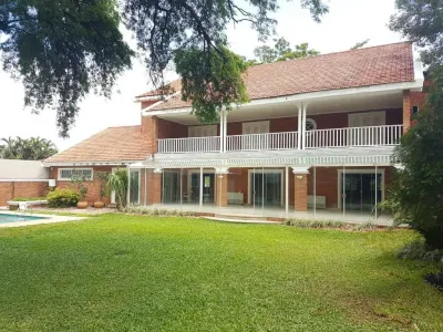 Casa de 5 dormitorios en Venta en Manorá, Asunción