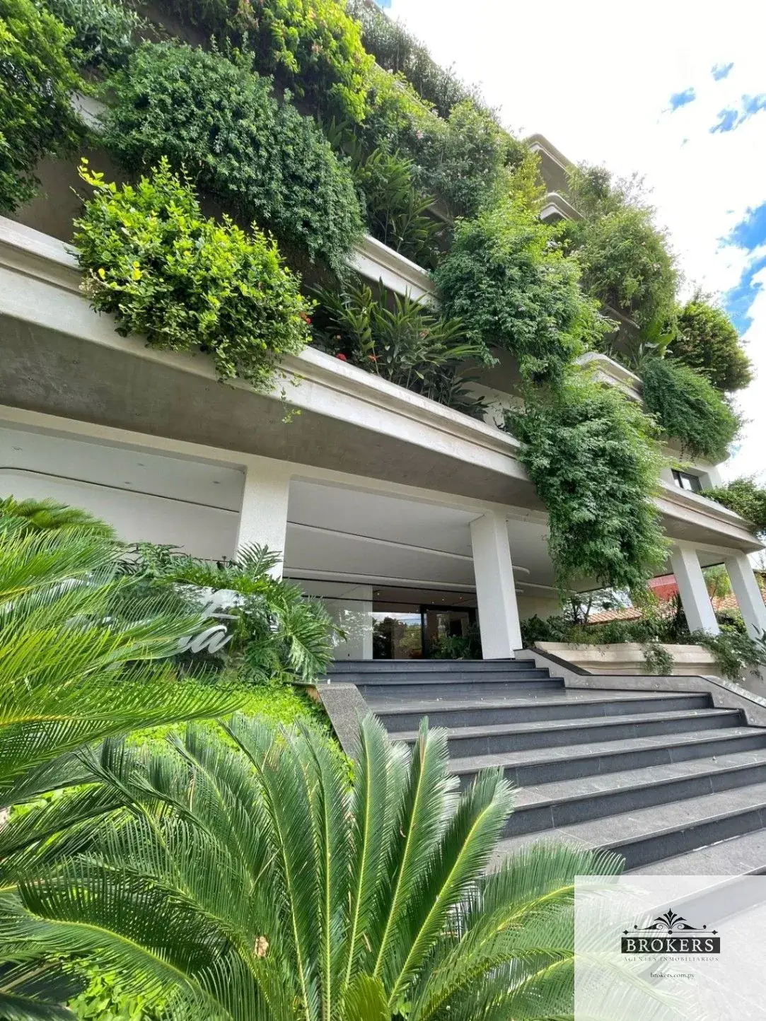 Apartamento de 2 dormitórios à Venda em Madame Lynch, Assunção - Image 2