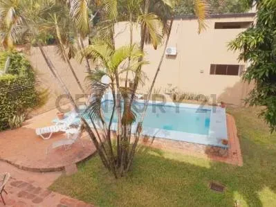 Casa de 4 dormitorios en Venta en Bo. Cerrado, Luque