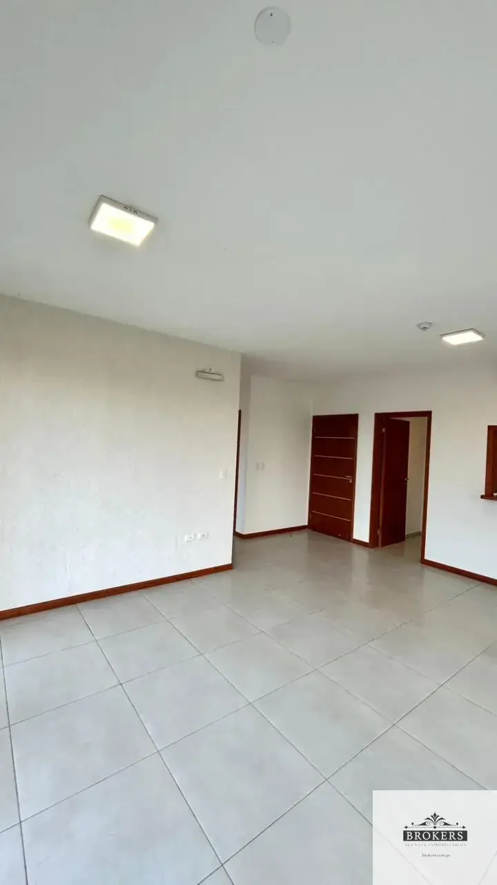 2-Bedroom Apartment for Sale in Madame Lynch, Asunción - Image 5