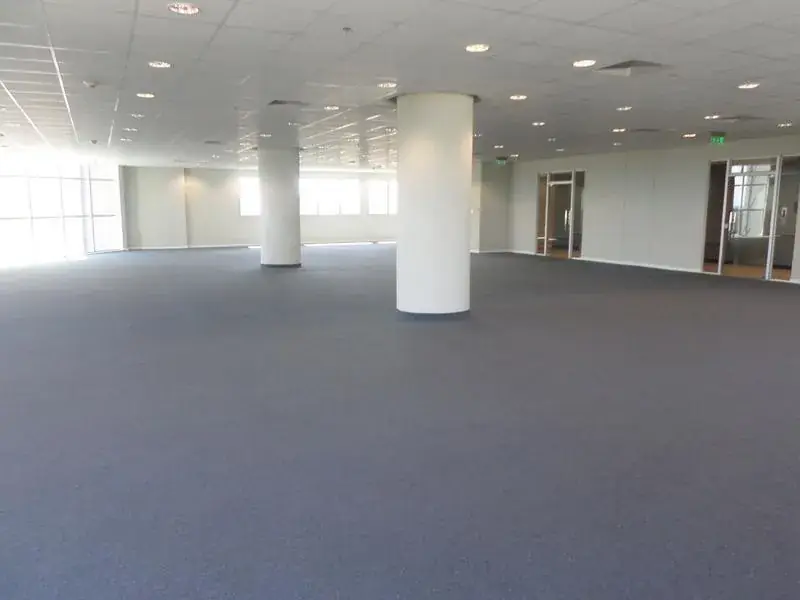 Oficina de 215m² en Alquiler en Ycuá Satí, Asunción - Image 3