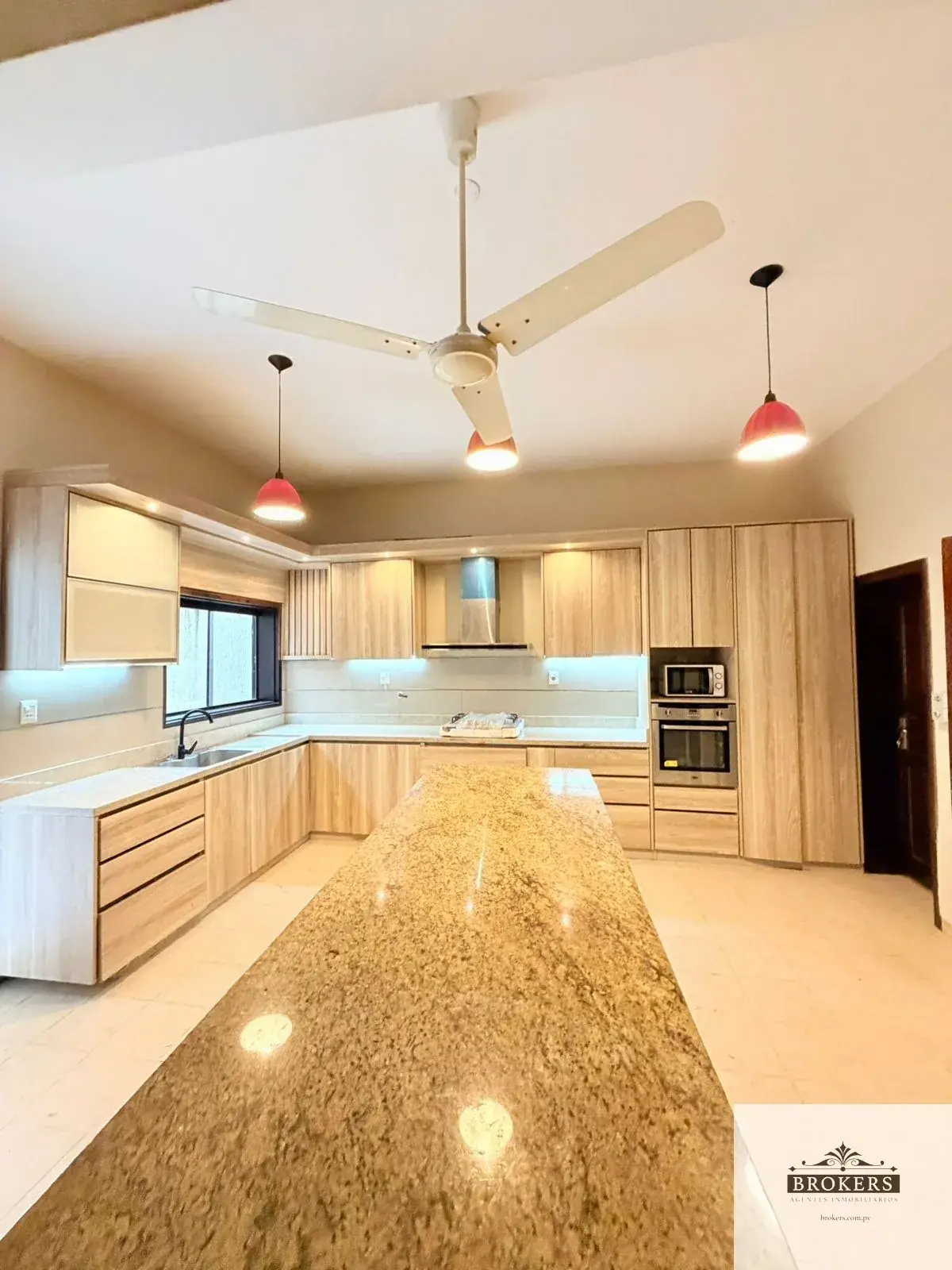 Casa de 4 dormitorios en Venta en Laguna Grande, Fernando de la Mora - Image 8