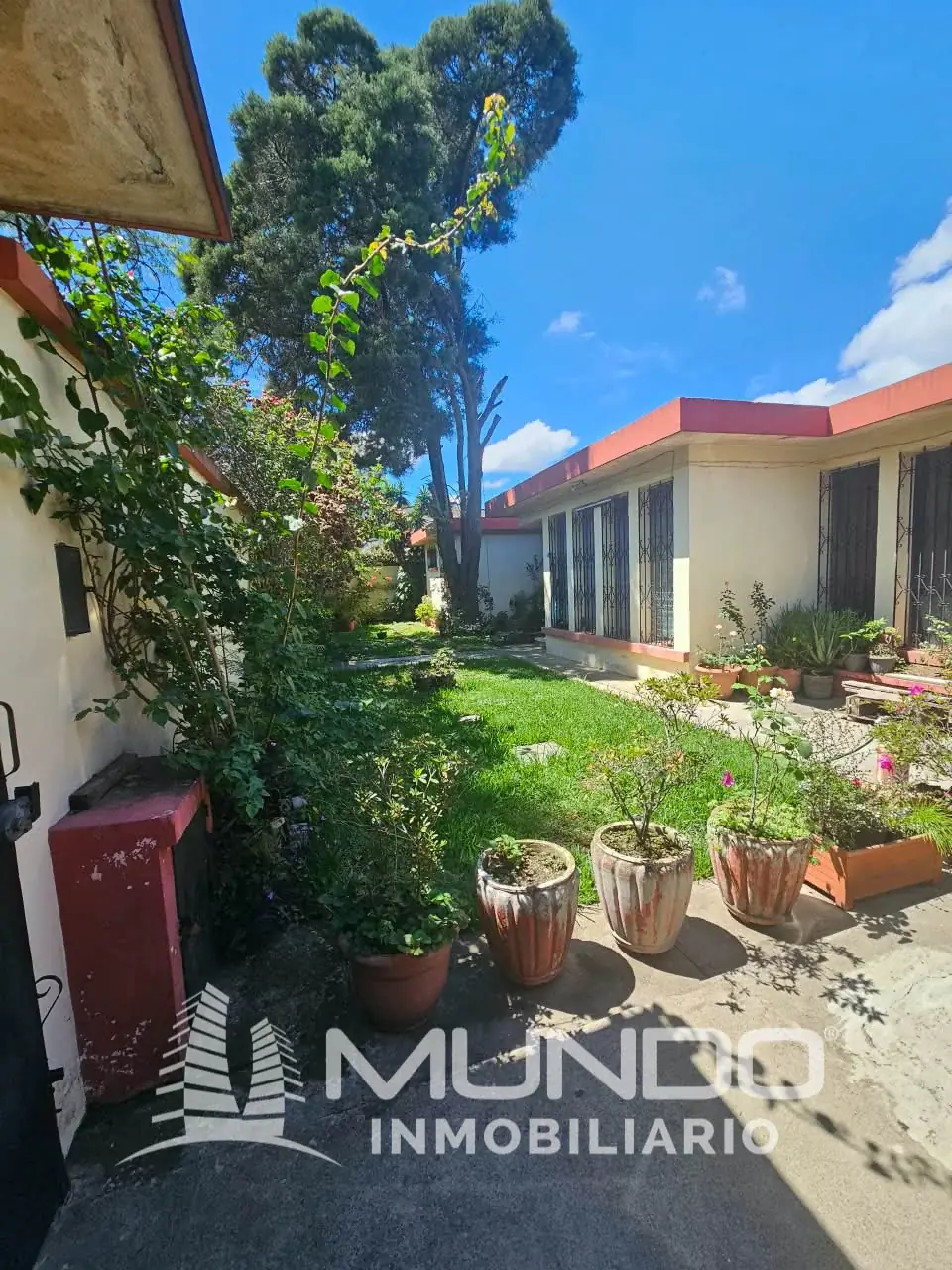 Casa de 4 dormitorios, 358.6m², en Venta en Zona 11, Ciudad de Guatemala - Image 12