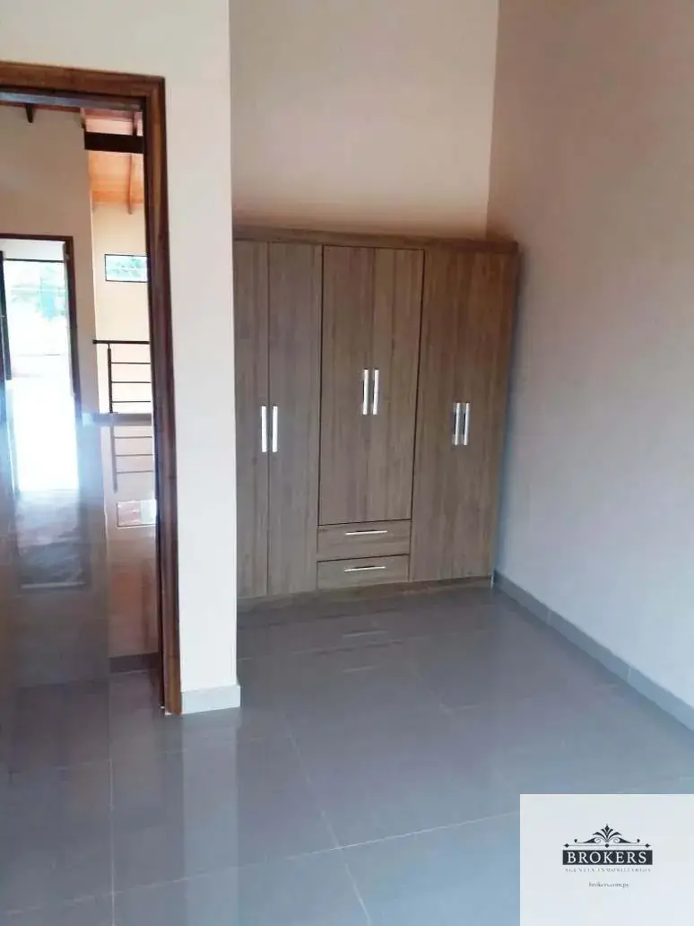 Casa de 3 quartos à venda em Loma Merlo, Luque - Image 8