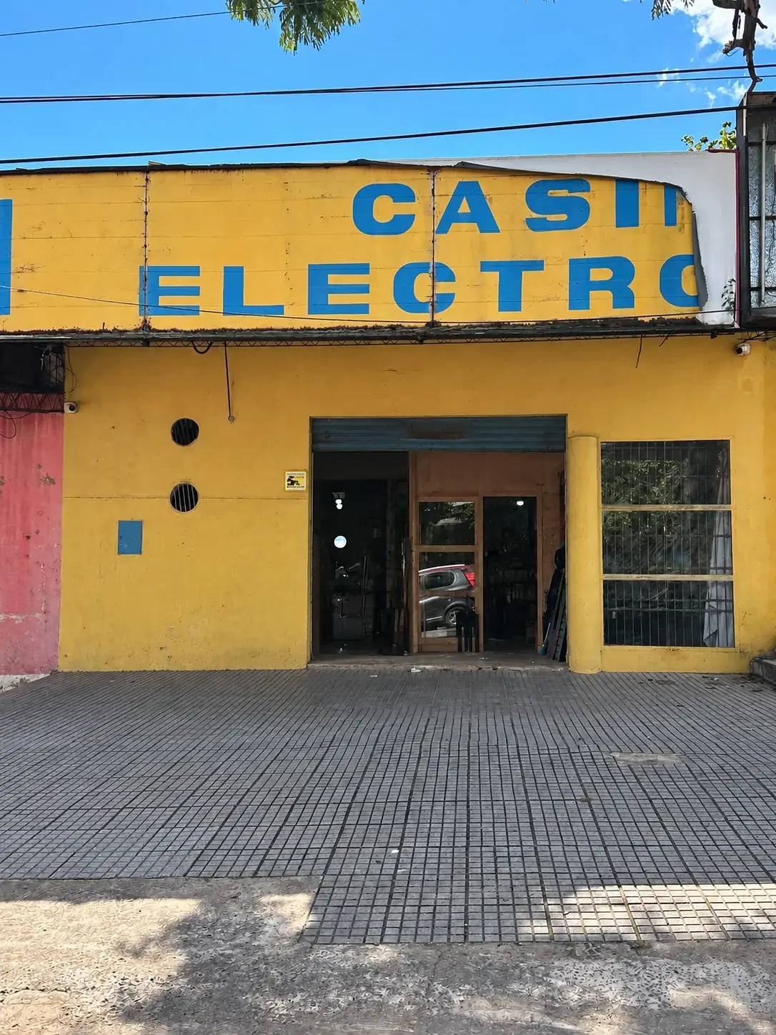 Terreno de 150m² en Venta en Centro, Coronel Oviedo - Image 3