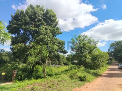 Terreno de 360m² à Venda em Caacupé
