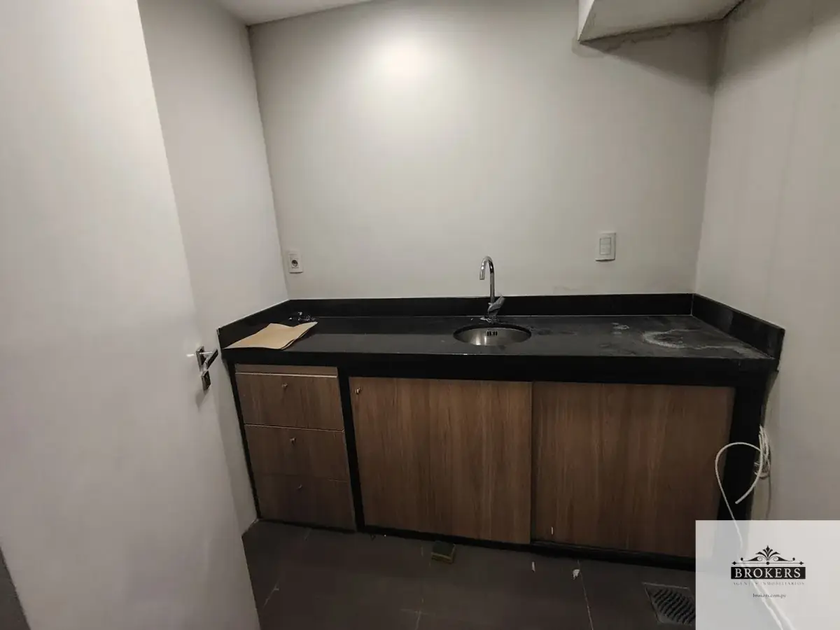 Commercial Space of 444m² for Rent in Recoleta, Asunción