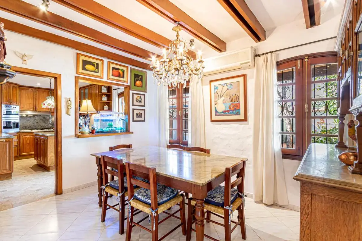 4-Bedroom House for Sale in Carmelitas, Asunción - Image 12