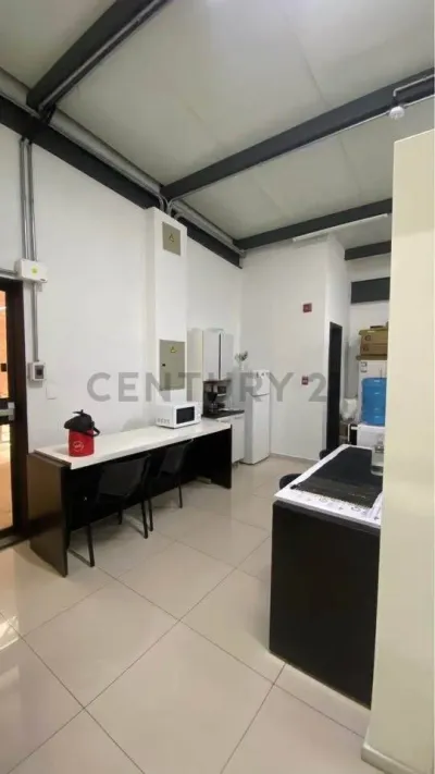 70m² Commercial Space for Rent in Tembetary, Asunción