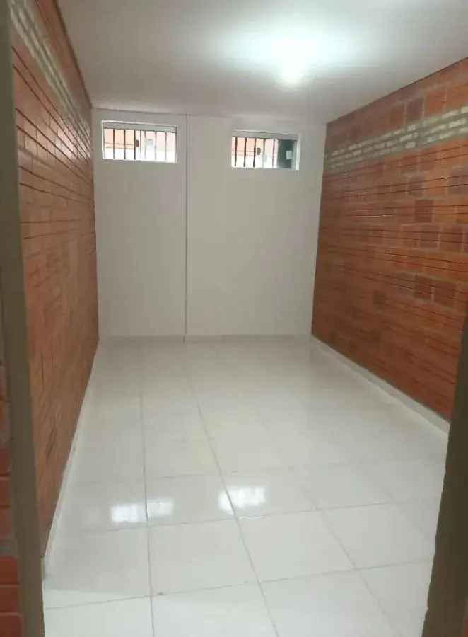Warehouse of 814m² for Sale in San Francisco, San Lorenzo - Image 8