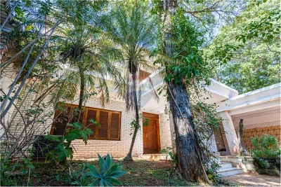 Casa de 7 quartos à venda em Los Laureles, Assunção