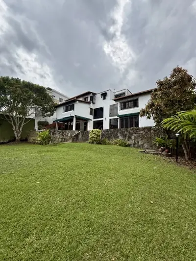 Casa en venta en Urb. La Lagunita, El Hatillo.
