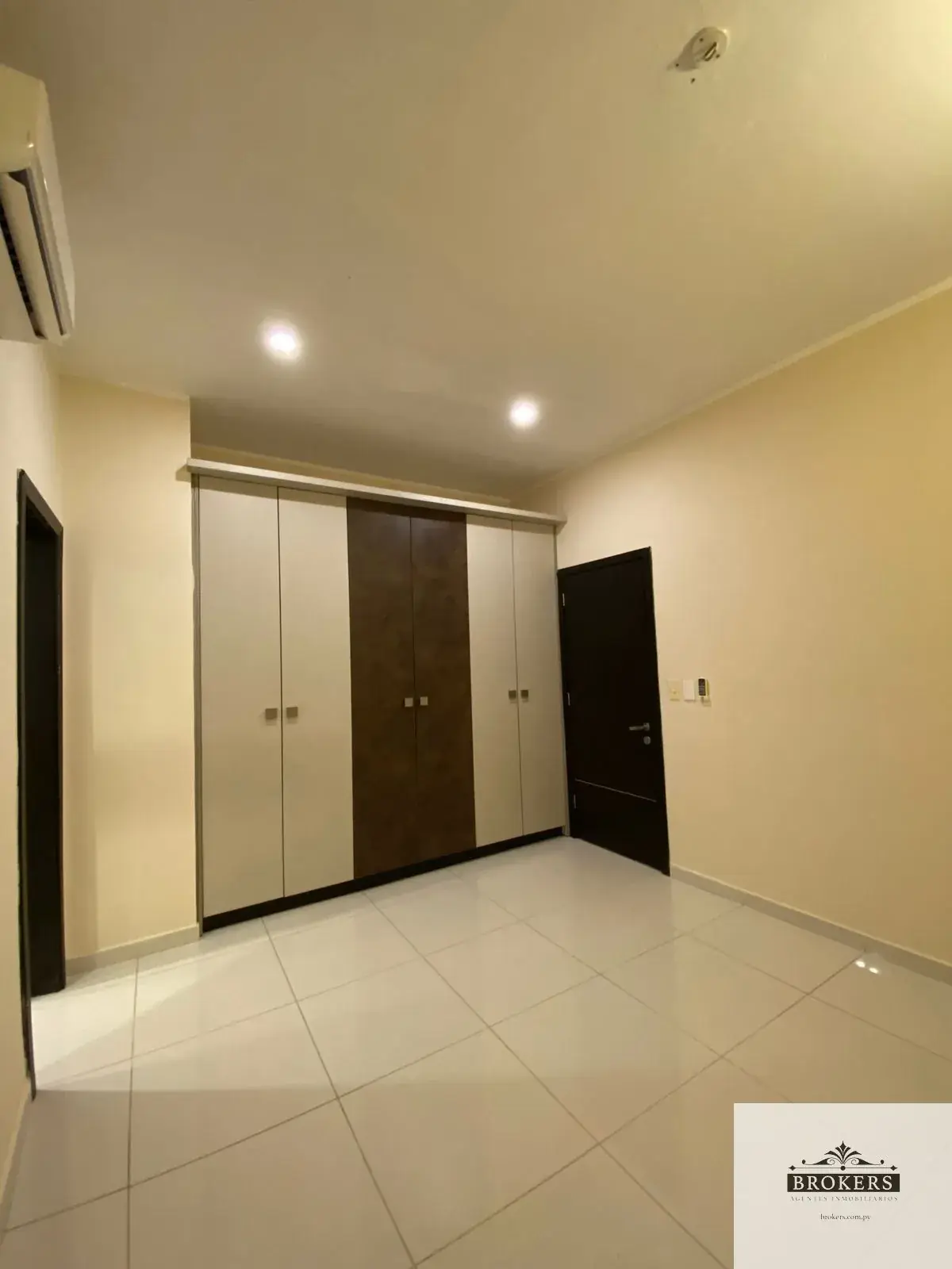 3-Bedroom Apartment for Sale in Jara, Asunción - Image 11
