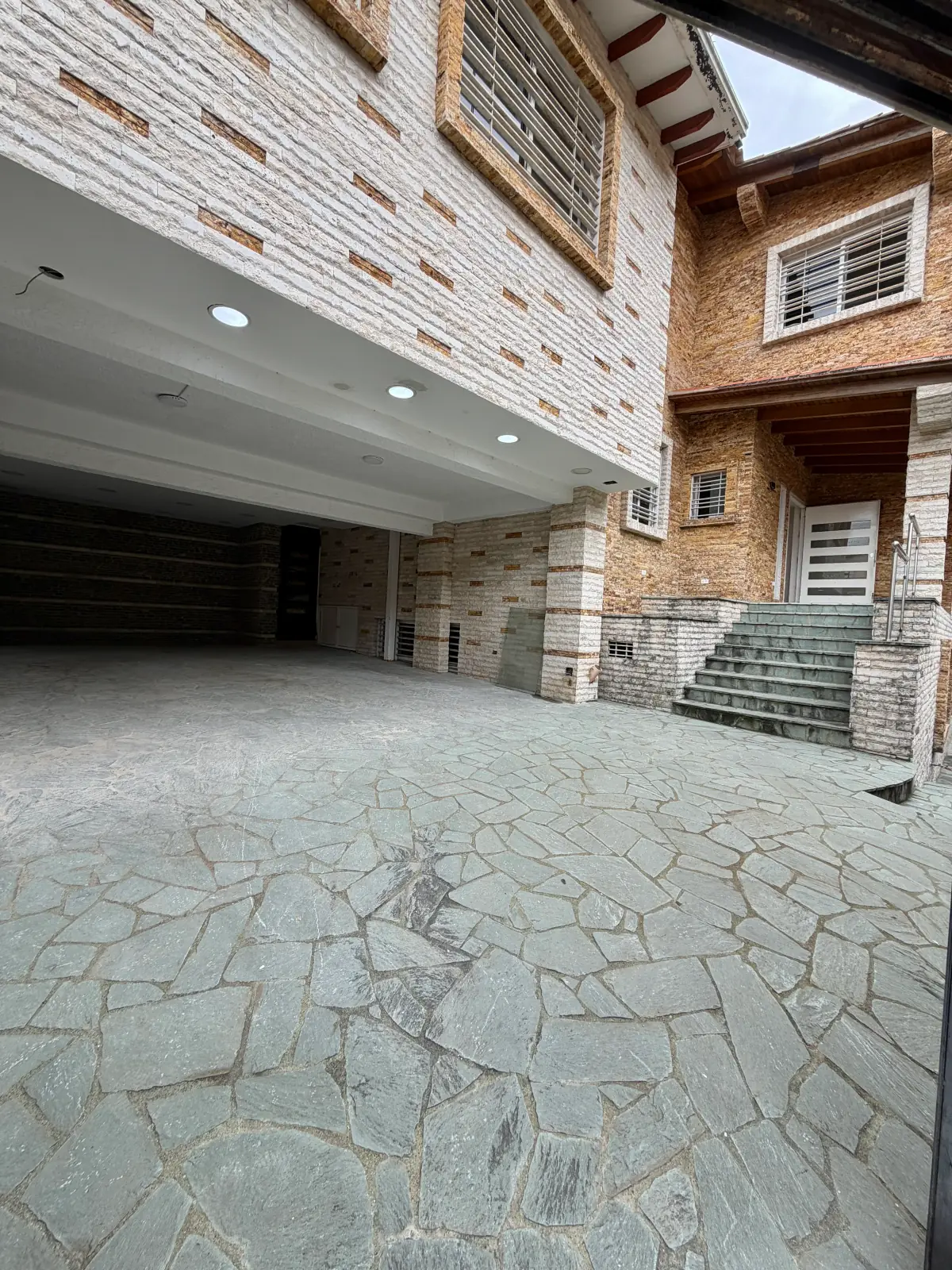 Casa en venta, Urb. Miranda. Caracas. - Image 3