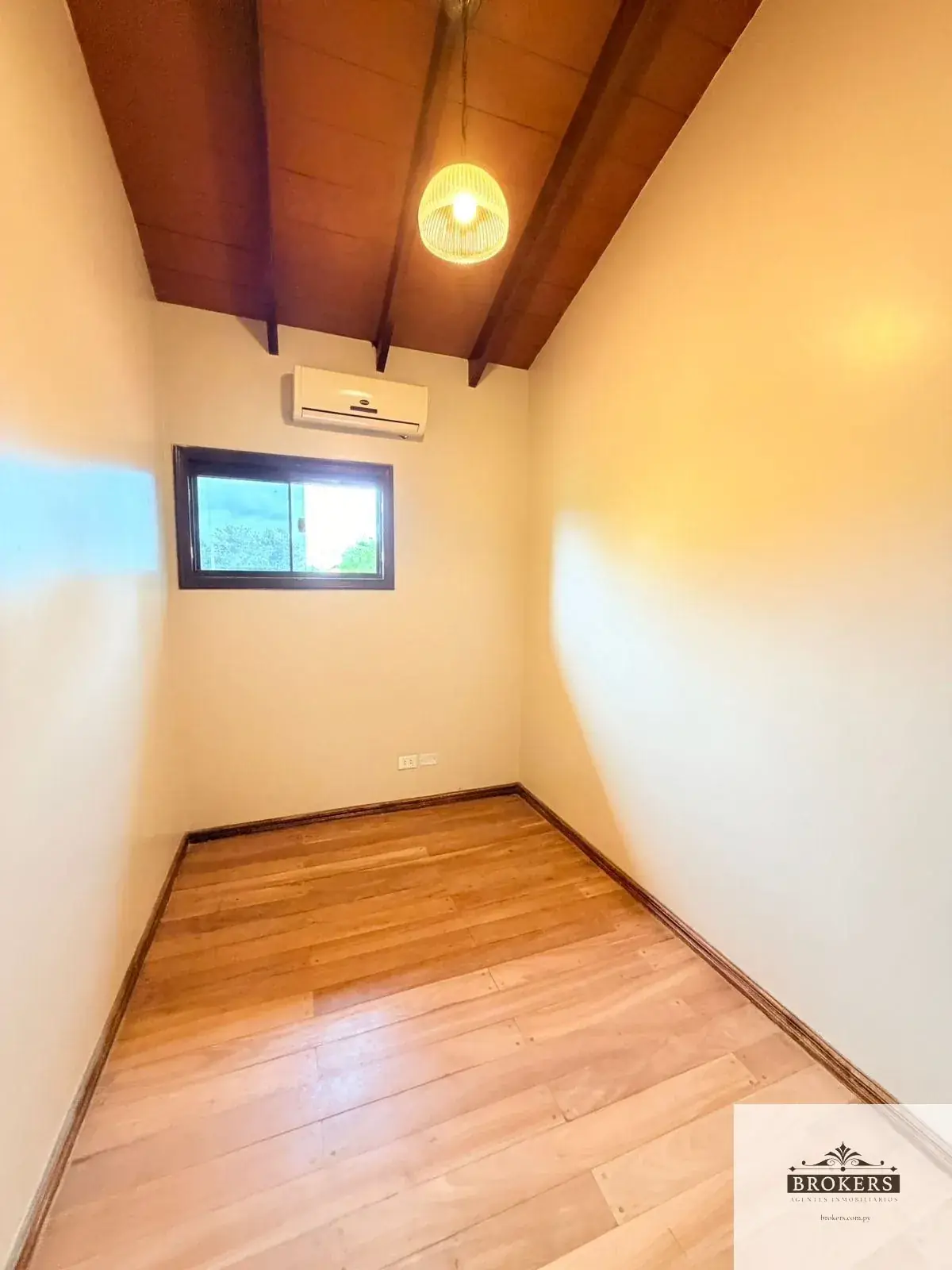 Casa de 4 dormitorios en Venta en Laguna Grande, Fernando de la Mora - Image 18