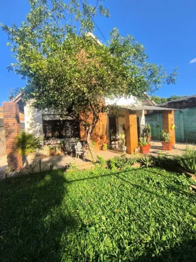 Casa de 4 dormitorios en Venta en San Juan, Fernando de la Mora