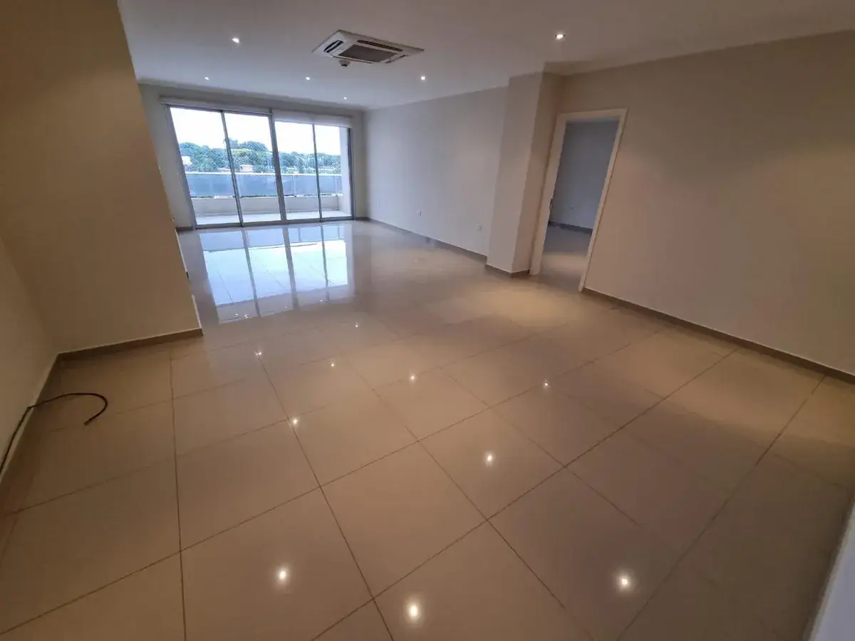 4-Bedroom Apartment for Sale in Carmelitas, Asunción - Image 3