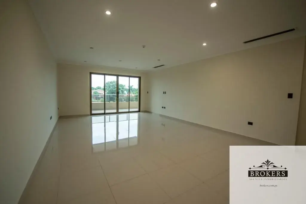Apartamento de 3 quartos à Venda em Carmelitas, Assunção - Image 4