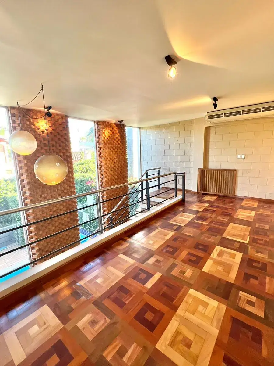 Casa de 5 dormitorios en Venta en Mburicaó, Asunción - Image 13