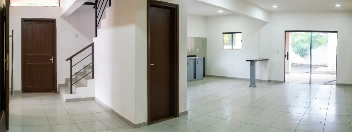Casa de 4 dormitorios en Venta en Tercer Barrio, Luque - Image 5