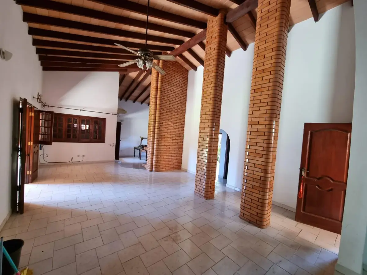 Casa de 3 dormitorios en Venta en Madame Lynch, Asunción - Image 16
