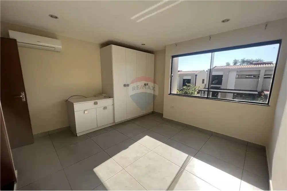Casa de 3 dormitorios en Venta en Cuarto Barrio, Luque - Image 6