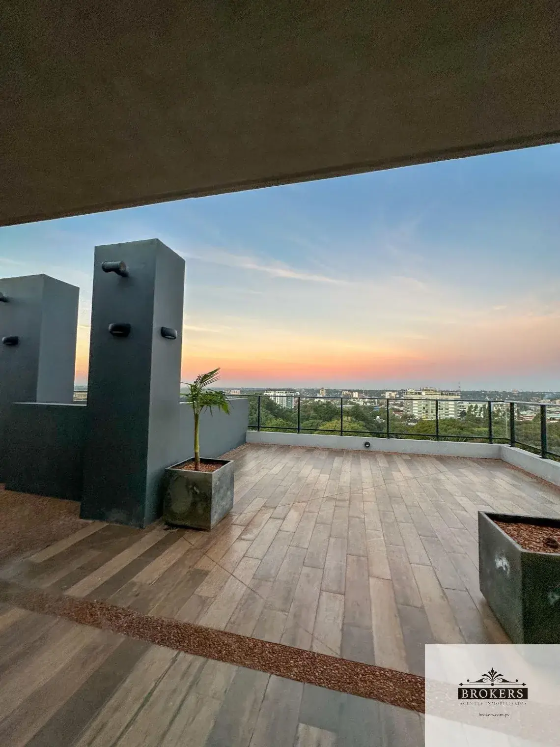 2-Bedroom Apartment for Rent in San Jorge, Asunción - Image 15