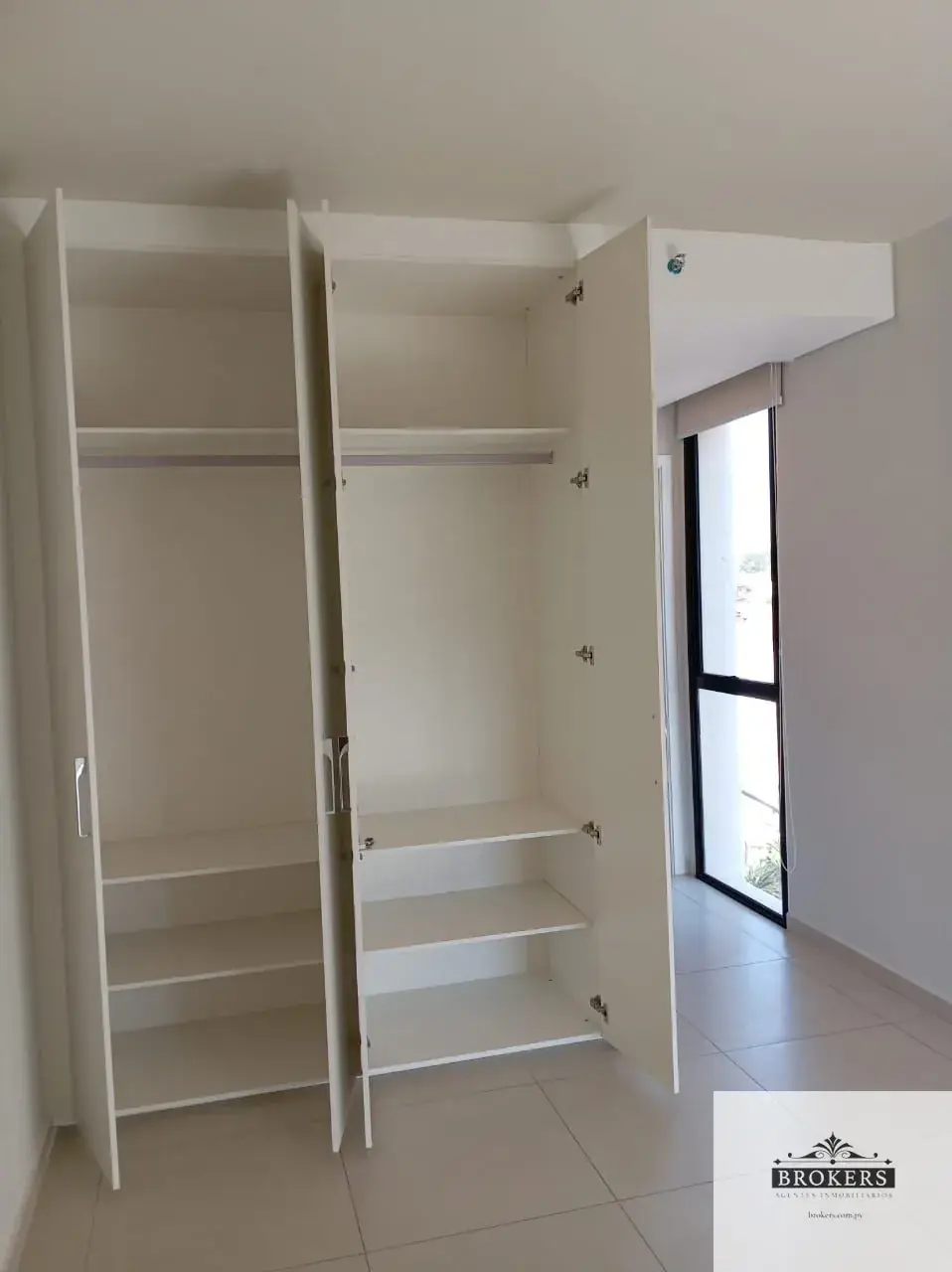 Departamento de 2 dormitorios en Venta en Ycuá Satí, Asunción - Image 9