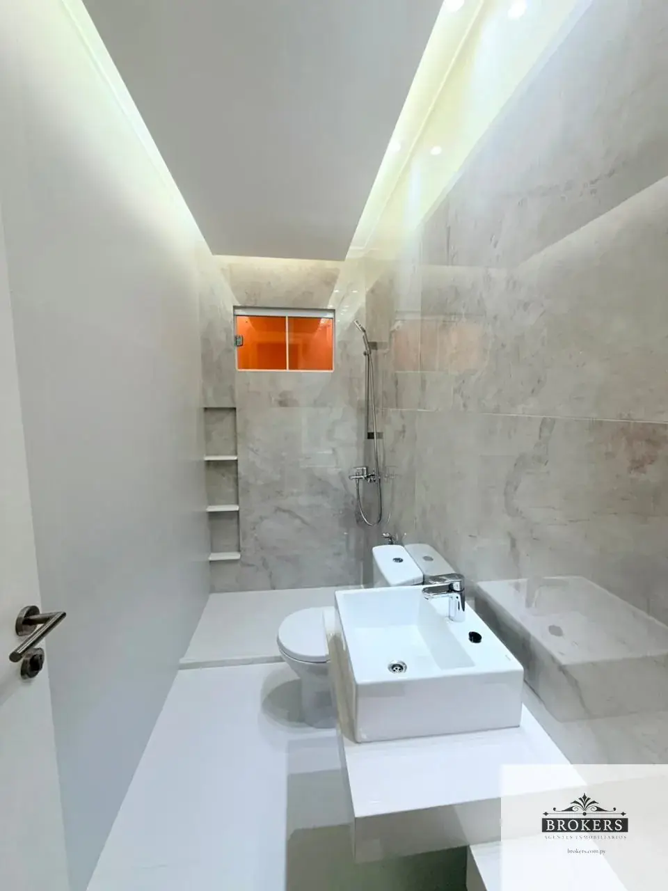 5-Bedroom House for Sale in Herrera, Asunción - Image 11