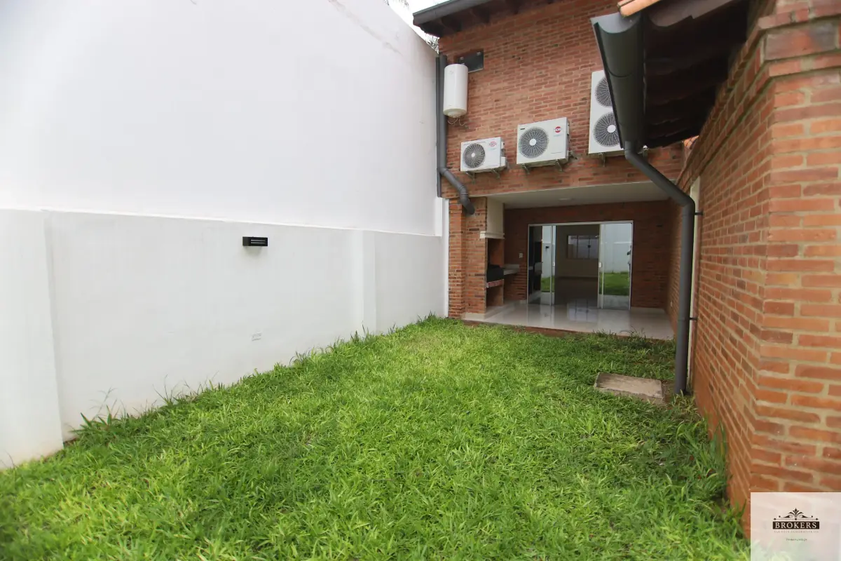 Casa de 3 dormitorios en Alquiler en Recoleta, Asunción - Image 20