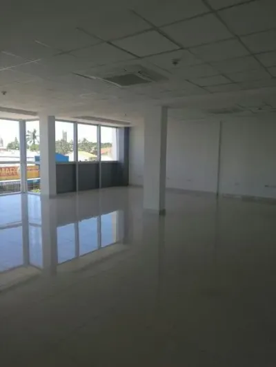 Espaço Comercial de 1.200m² para Aluguel em Salvador del Mundo, Assunção