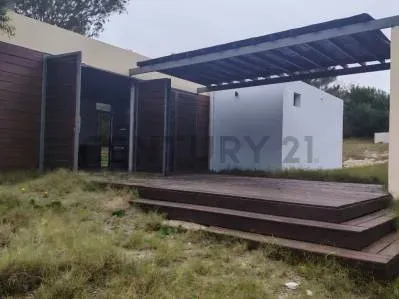 Casa de 2 dormitorios en Venta en La Esmeralda