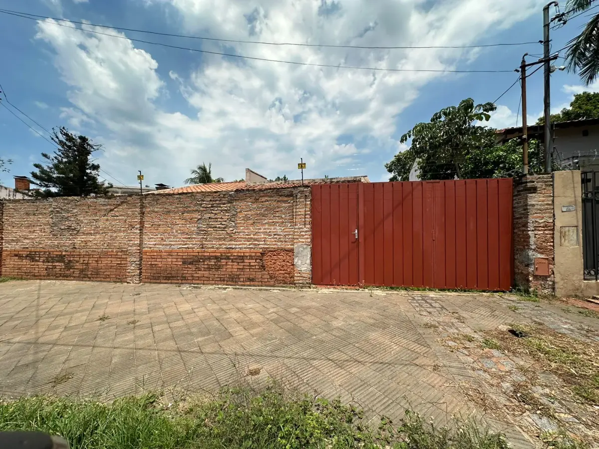REMATE DE AMPLIA PROPIEDAD CON CONSTRUCCIÓN EN ASUNCION - Image 5