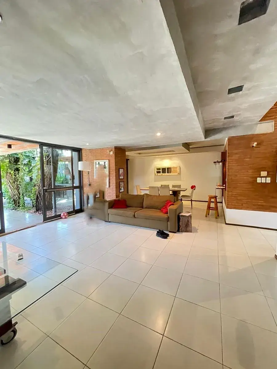 Casa de 3 quartos à Venda em Madame Lynch, Assunção - Image 8