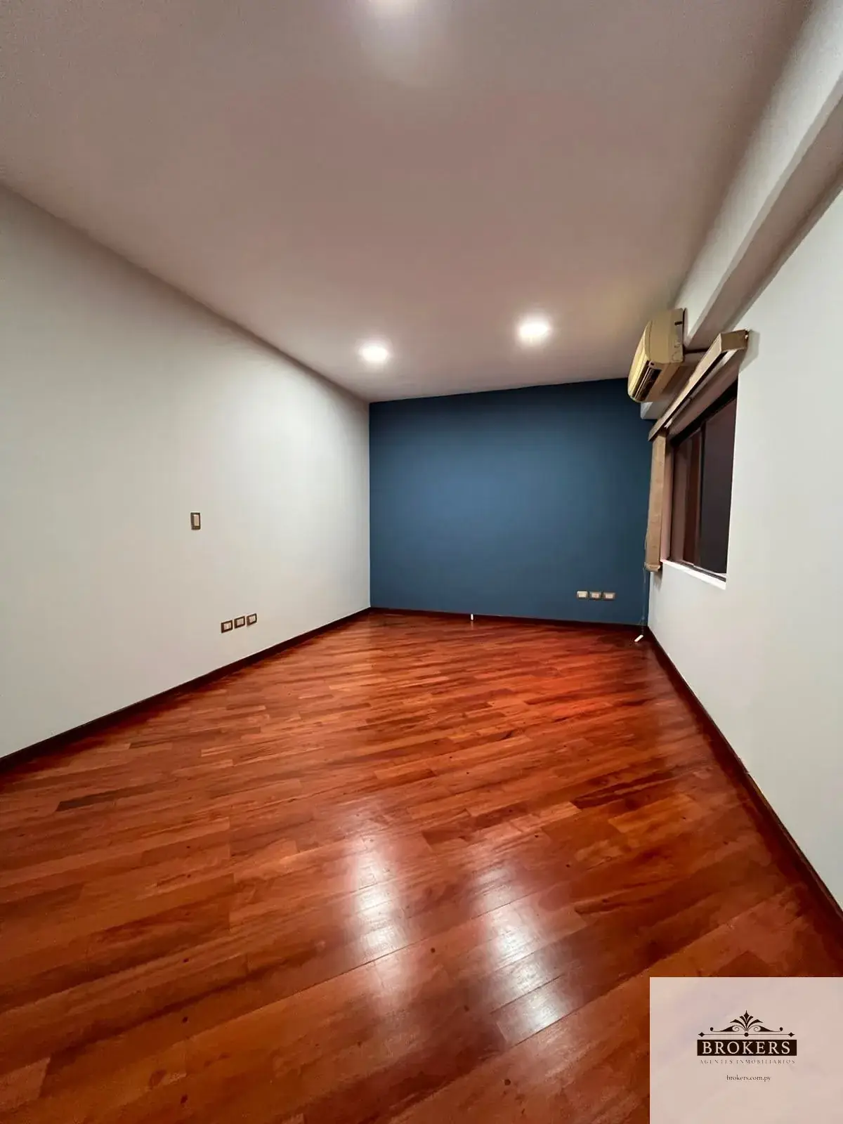 Local Comercial de 120m² en Alquiler en Mariscal Estigarribia, Asunción - Image 16