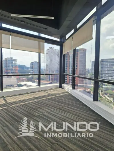 Local Comercial de 80m² en Alquiler en Zona 10, Ciudad de Guatemala