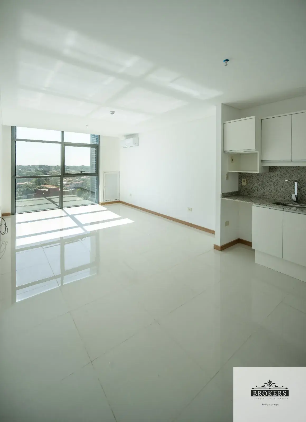 Local Comercial de 42m² en Venta en Salvador del Mundo, Asunción - Image 4